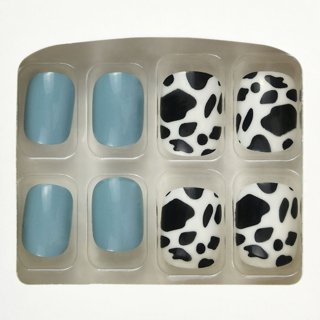 Imprensa de cobertura completa em azul com estampa de leopardo nas pontas das unhas